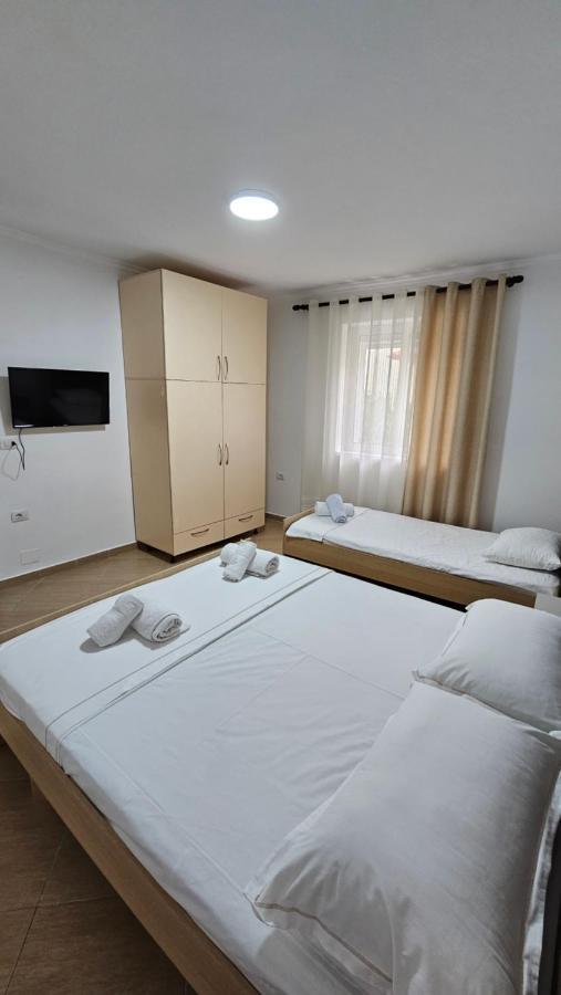 Aliaj'S Guest House เบราท ภายนอก รูปภาพ