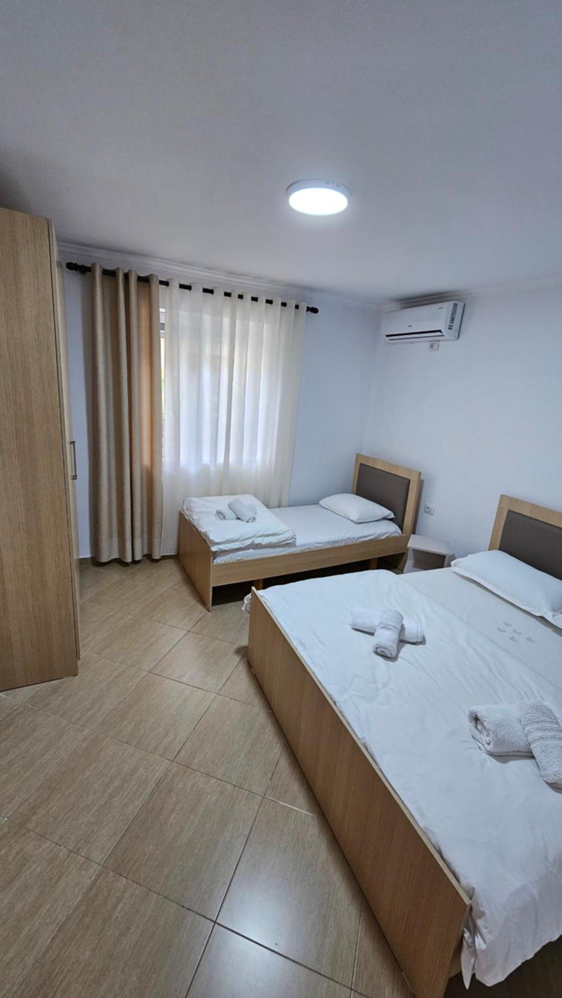 Aliaj'S Guest House เบราท ภายนอก รูปภาพ