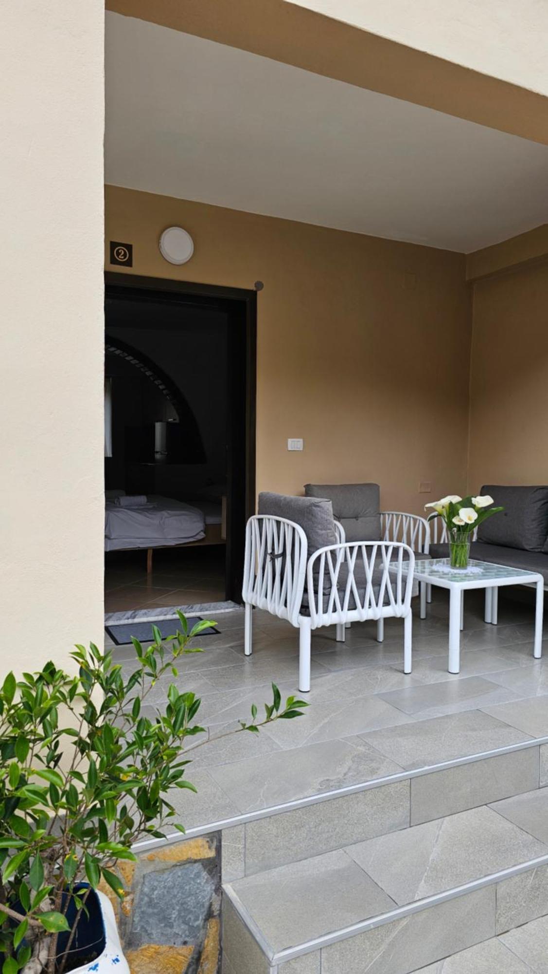 Aliaj'S Guest House เบราท ภายนอก รูปภาพ