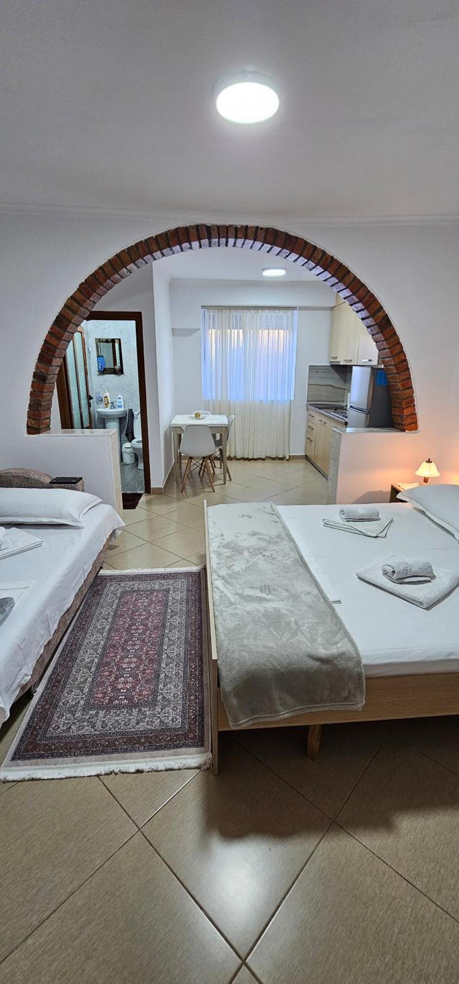 Aliaj'S Guest House เบราท ภายนอก รูปภาพ