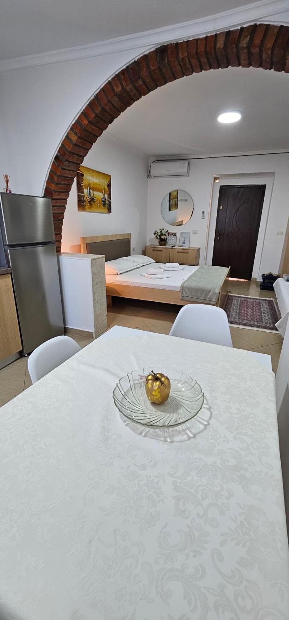 Aliaj'S Guest House เบราท ภายนอก รูปภาพ