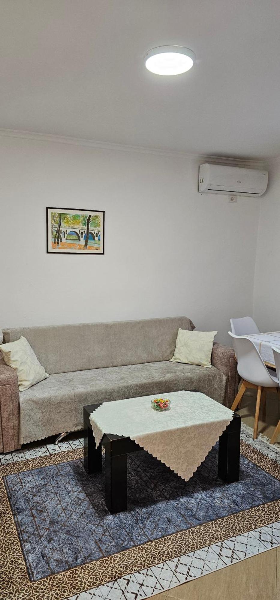 Aliaj'S Guest House เบราท ภายนอก รูปภาพ