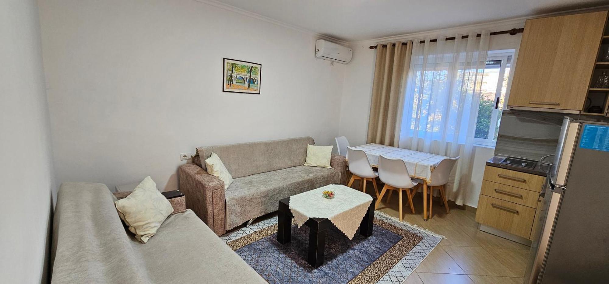 Aliaj'S Guest House เบราท ภายนอก รูปภาพ