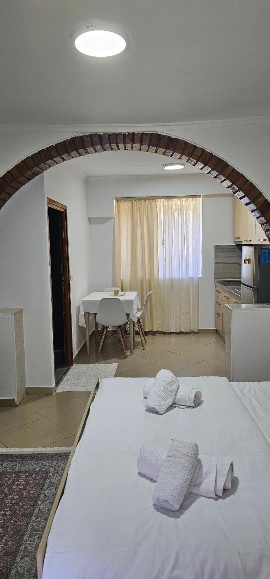 Aliaj'S Guest House เบราท ภายนอก รูปภาพ